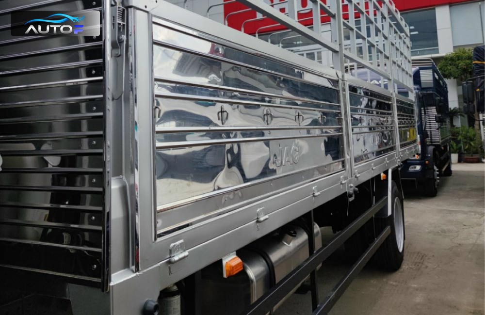 Giá xe tải Jac N800 thùng mui bạt (8.35 tấn)